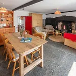 Holiday The Neale By Interhome *