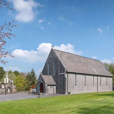 Holiday The Neale By Interhome