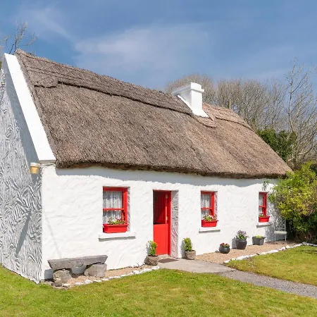 Holiday The Neale By Interhome